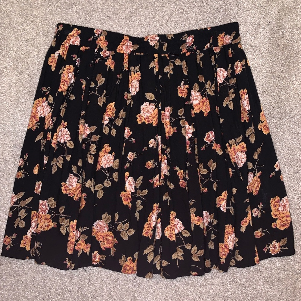 brandy melville skirt!!